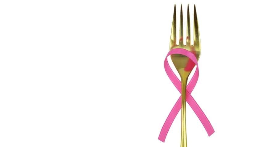 5 أطعمة تعزز الوقاية من سرطان الثدي