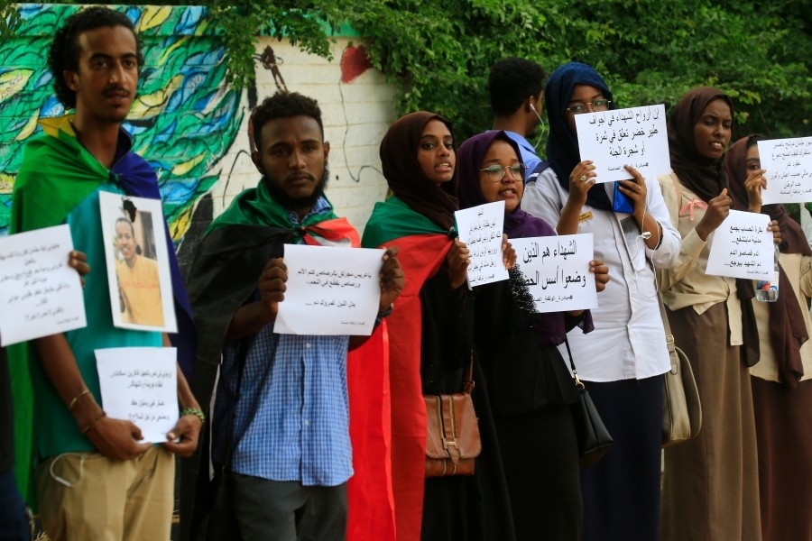 السودان يشكل لجنة للتحقيق في فض اعتصام وزارة الدفاع