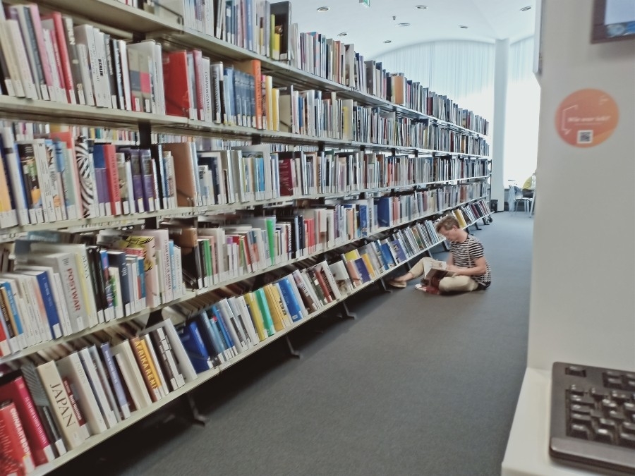 مكتبة برلين.. منارة ثقافية تتصدى للزحف الرقمي بـ 3.4 مليون عنوان