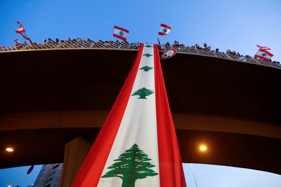 صور من مظاهرات لبنان
