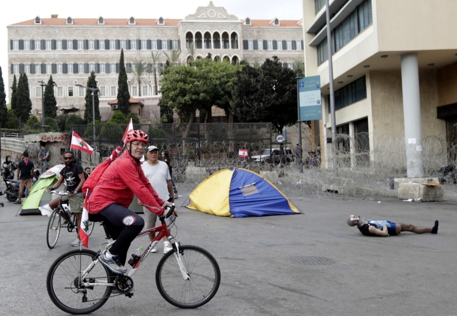 سبعيني يجوب لبنان على دراجته الهوائية