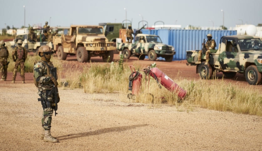 مالي.. مقتل 53 جندياً في هجوم إرهابي على موقع عسكري