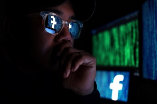فيسبوك تعترف باختراق جديد طال خصوصية المستخدمين