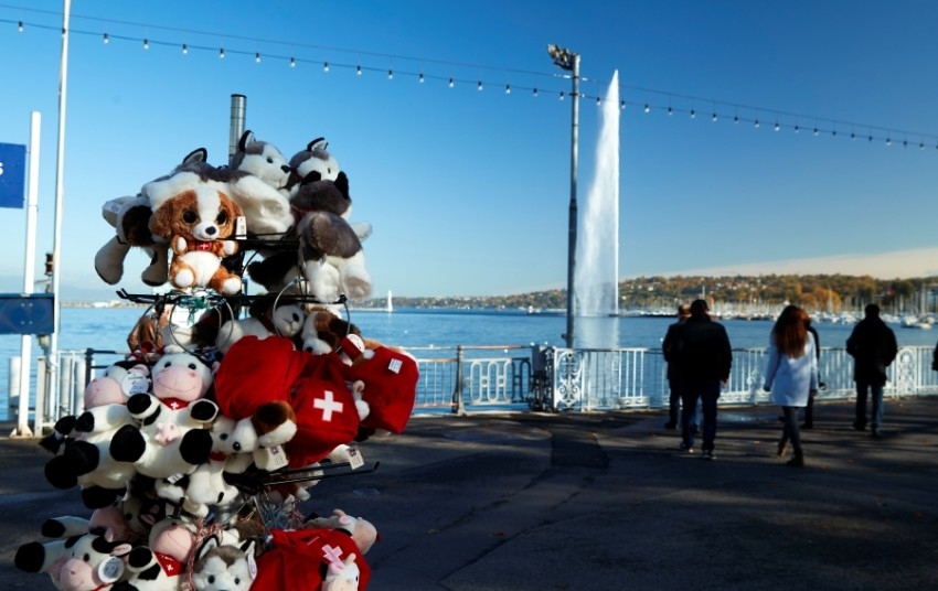 بحيرة ليمن ونافورة المياه النفاثة في جنيف