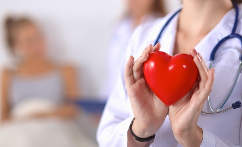 ما الأفضل لمرضى القلب: الدعامات أم الأدوية؟