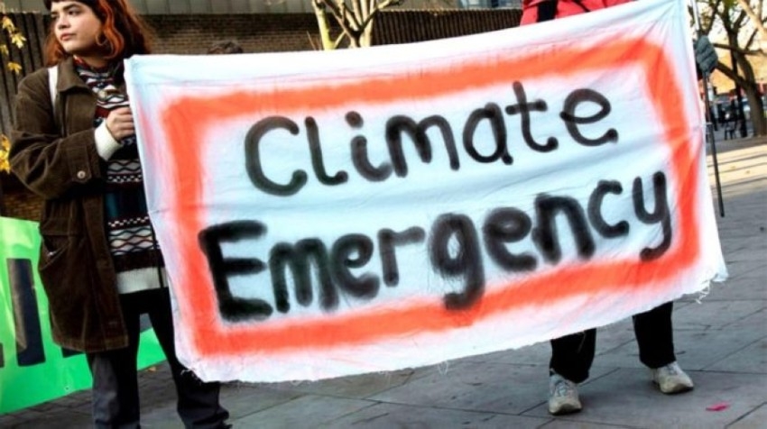"أكسفورد" تختار "Climate emergency" كلمة العام