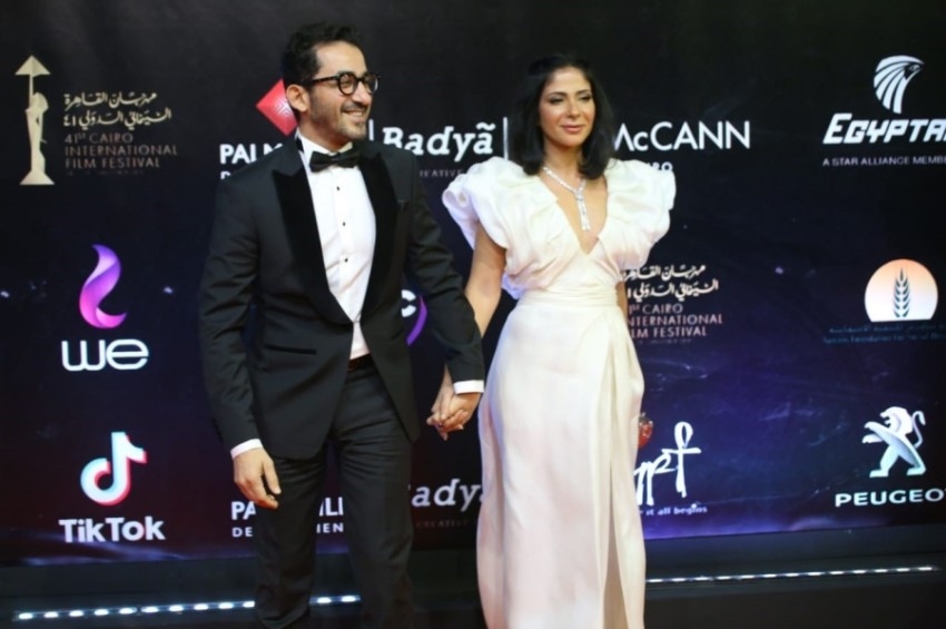 نجوم الفن السابع يتألقون على سجادة «القاهرة السينمائي»