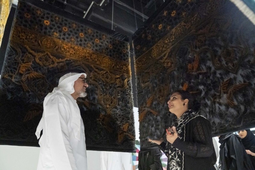 خالد بن محمد بن زايد يزور «فن أبوظبي»