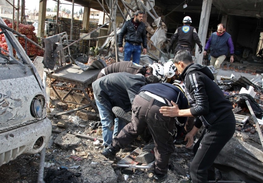 مقتل 10 في غارات على إدلب شمال سوريا