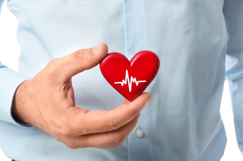 خفض مستوى الكولسترول في سن مبكرة يقلل خطر أمراض القلب
