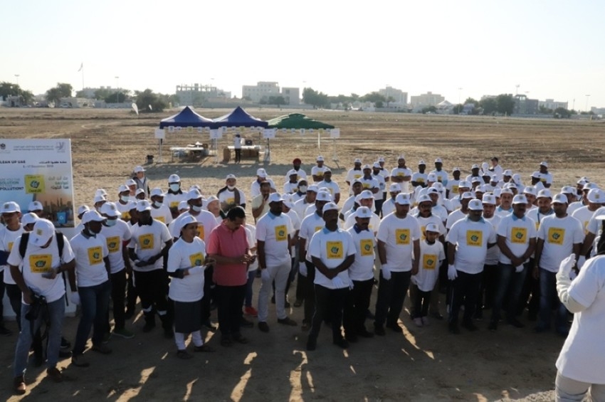 «نظفوا الإمارات» .. 350 متطوعاً يجمعون 3 أطنان نفايات في أم القيوين