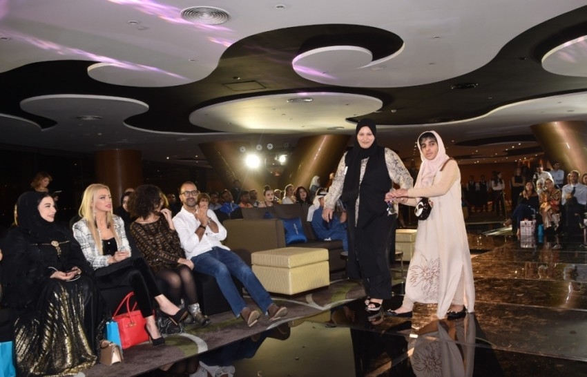 10 عارضات من أصحاب الهمم يتألقن بتصاميم مبتكرة في دبي