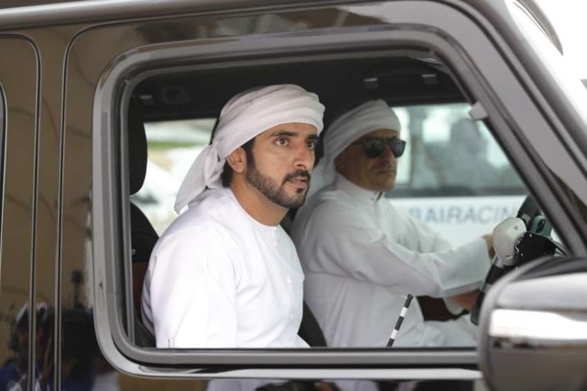 حمدان بن محمد يشهد سباقات اللقايا في المرموم