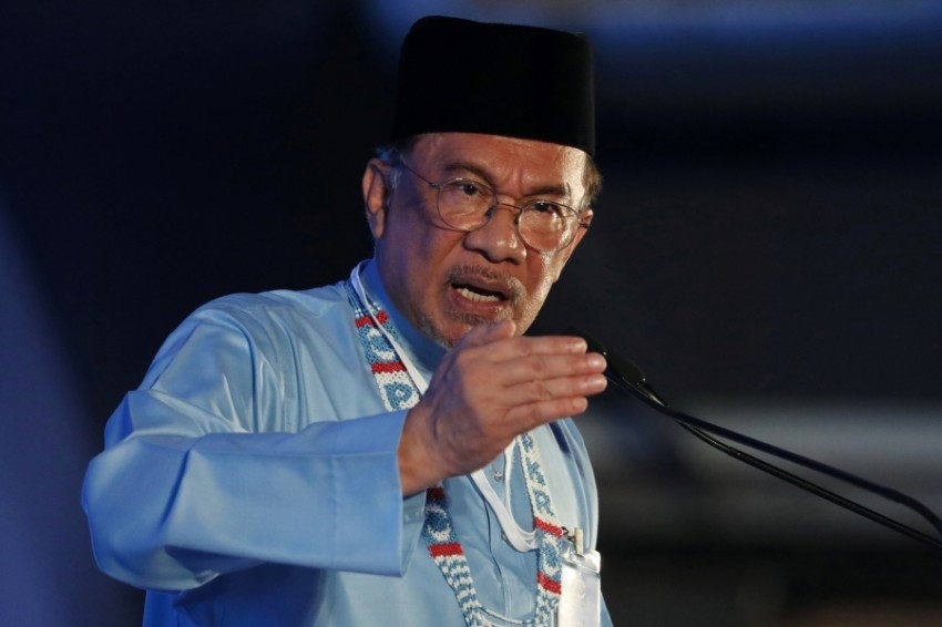 تهمة لواط جديدة تلاحق المرشح لخلافة مهاتير محمد في ماليزيا