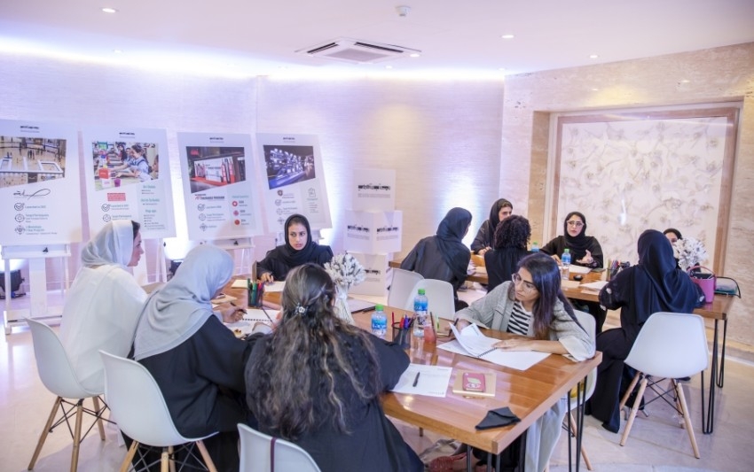 «المكتب الثقافي» يجمع 50 مبدعة إماراتية على طاولة الحوار