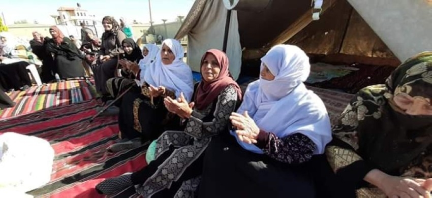 40 مسنة فلسطينية تستعدن ذكريات «زمن الحاكورة» في بلدة خزاعة