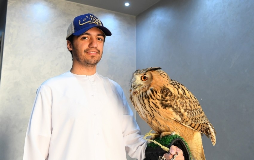محمد الشحي .. مهندس ميكانيكا يقوده «البوم» إلى مشروع المقهى الثقافي