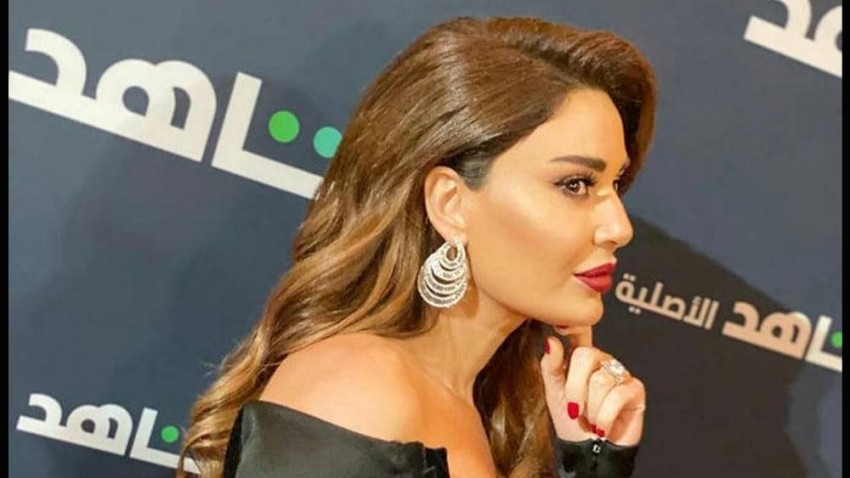 النجمات العربيات يتألقن في حفل منصة "شاهد" في دبي