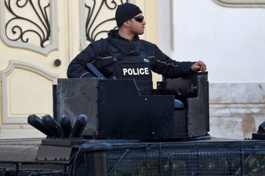 «روابط حماية الثورة» تحاول اقتحام البرلمان التونسي