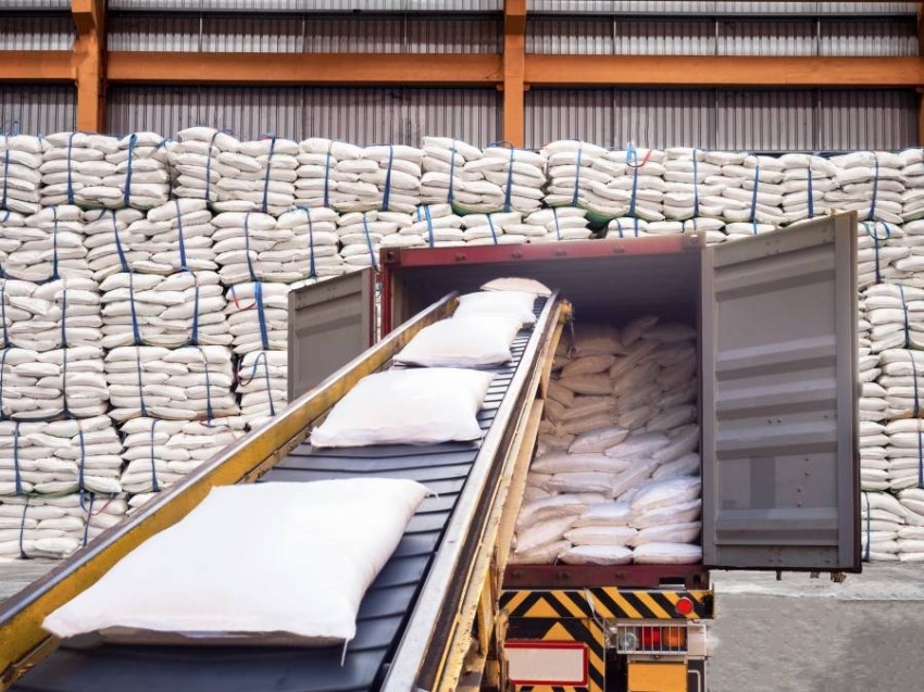 شركات تكرير السكر الإندونيسية توقف إنتاجها بسبب نقص في الإمدادات