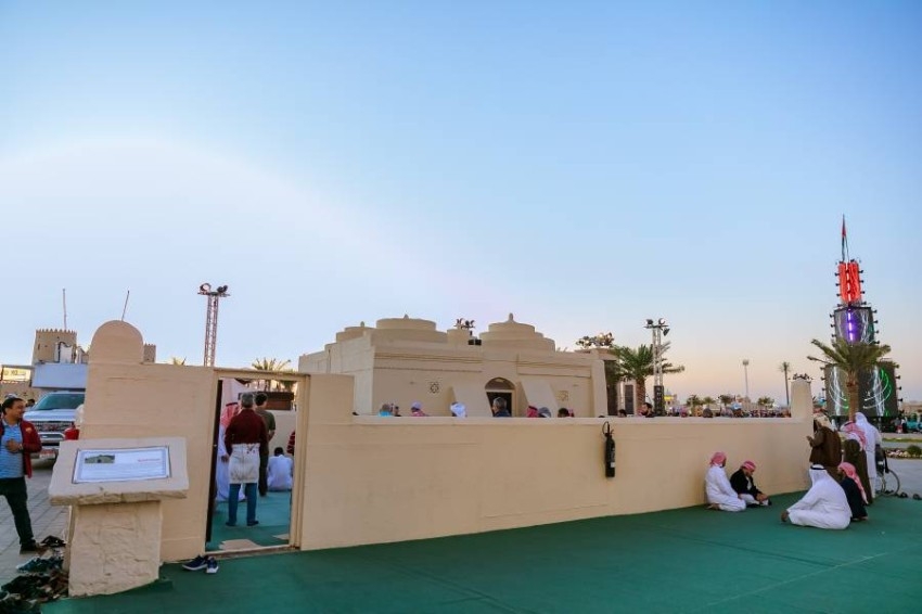 مسجد البدية.. يجسد فنون العمارة الإماراتية القديمة في مهرجان الشيخ زايد