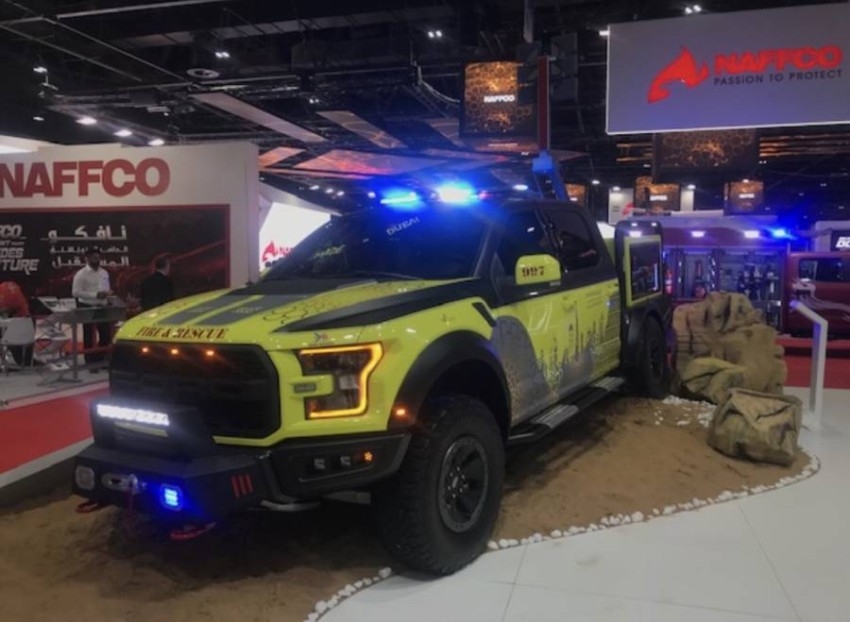 دفاع مدني دبي يدشن أول مركبة إطفاء للتدخل السريع مصنعة محلياً