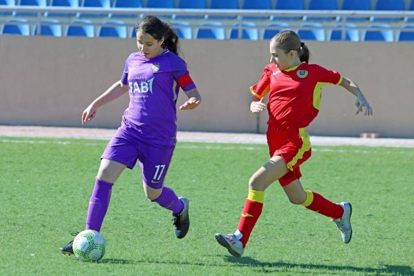 تواصل منافسات مسابقات دوري كرة القدم النسائية