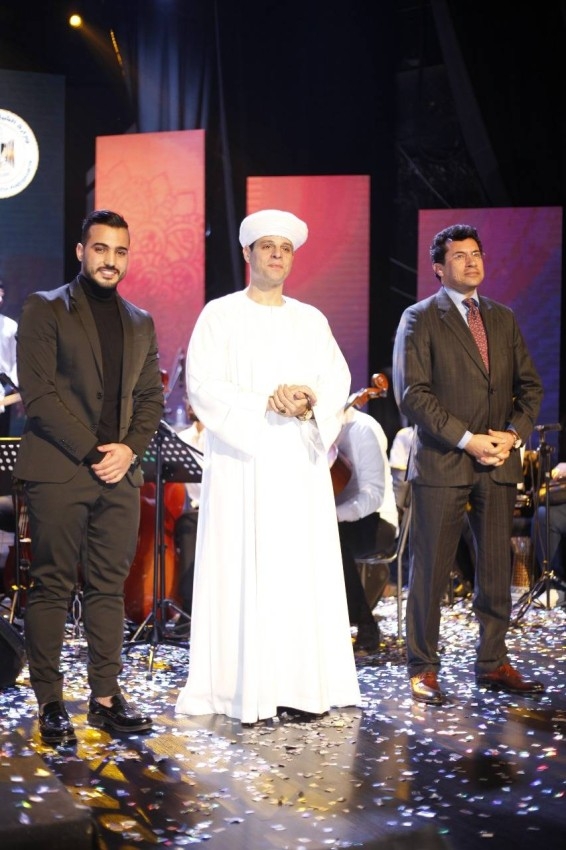 "منشد الشارقة" محمد طارق يشارك في أول أوركسترا إنشادية بالعالم
