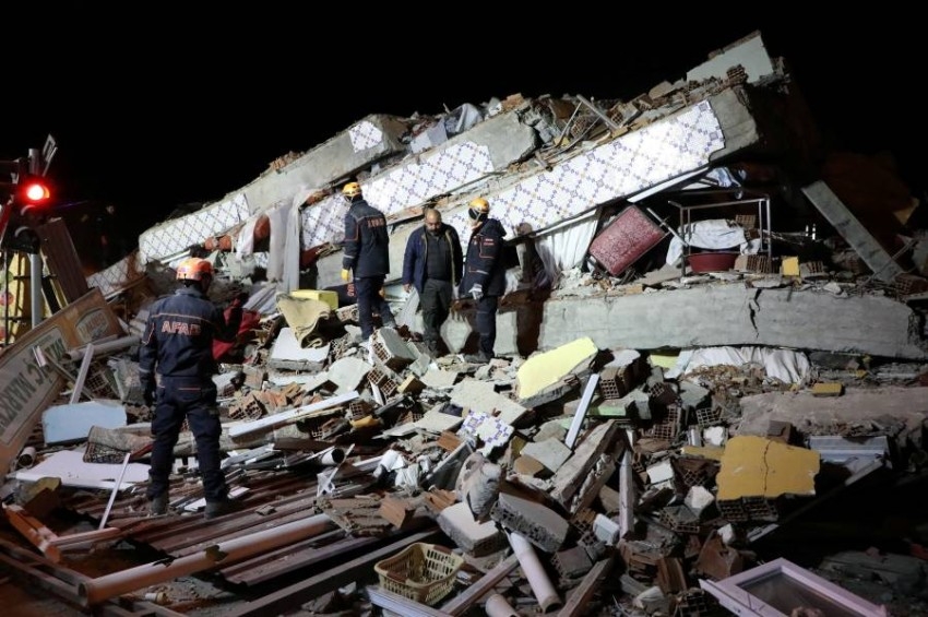 ارتفاع ضحايا زلزال تركيا إلى 19 قتيلاً و900 مصاب