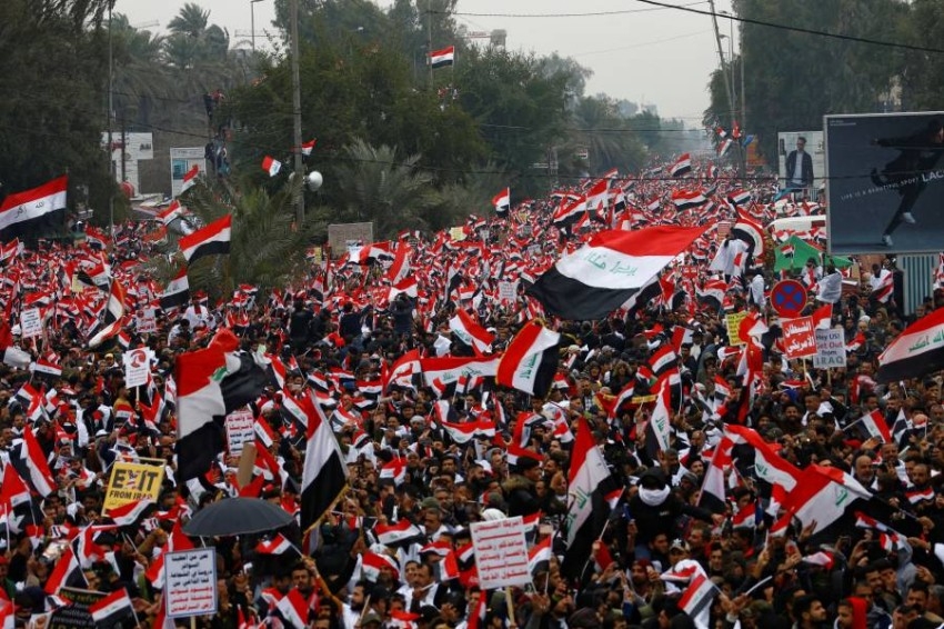 القوات العراقية تعيد فتح  شوارع في محيط ساحة التحرير ببغداد