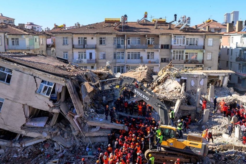 ارتفاع حصيلة ضحايا زلزال تركيا إلى 35 قتيلاً