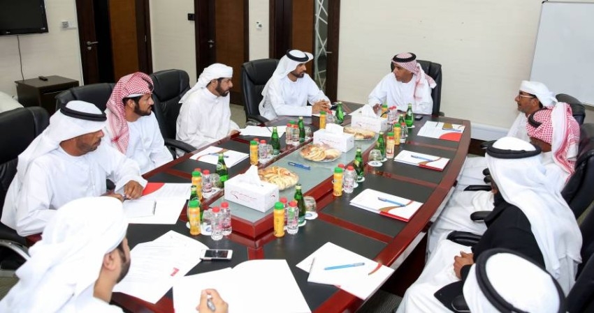 نادي دبي لسباقات الهجن يجتمع مع اللجنة الاتحادية