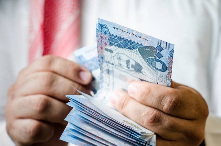 تحويلات الوافدين بالسعودية تتراجع 2.9 مليار دولار في 2019