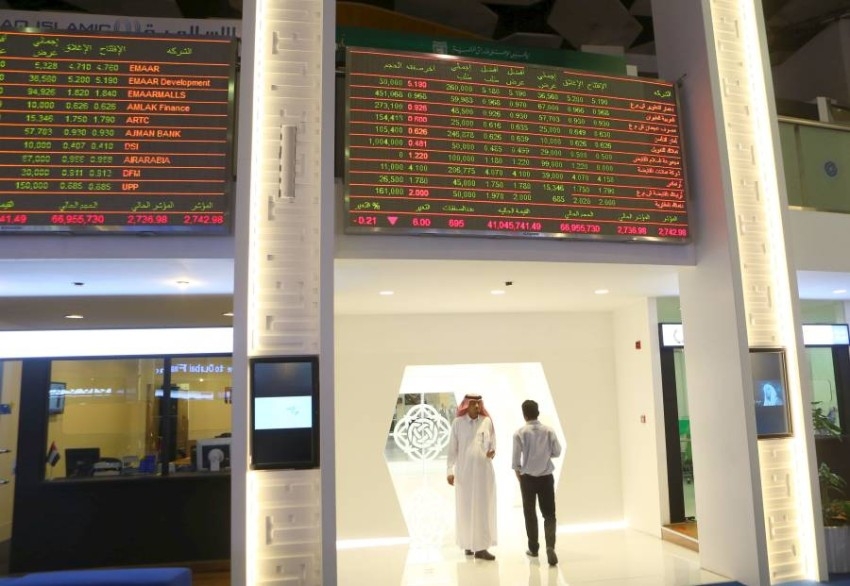 الأجانب يتجهون للبيع في أسواق المال الإماراتية