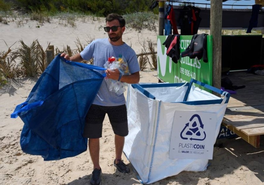 أموال افتراضية للتشجيع على إعادة تدوير البلاستيك في الأوروغواي