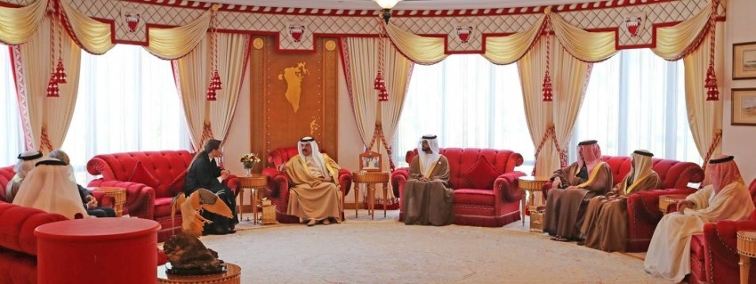 تحيات رئيس الدولة ونائبه ومحمد بن زايد إلى ملك البحرين تنقلها المهيري