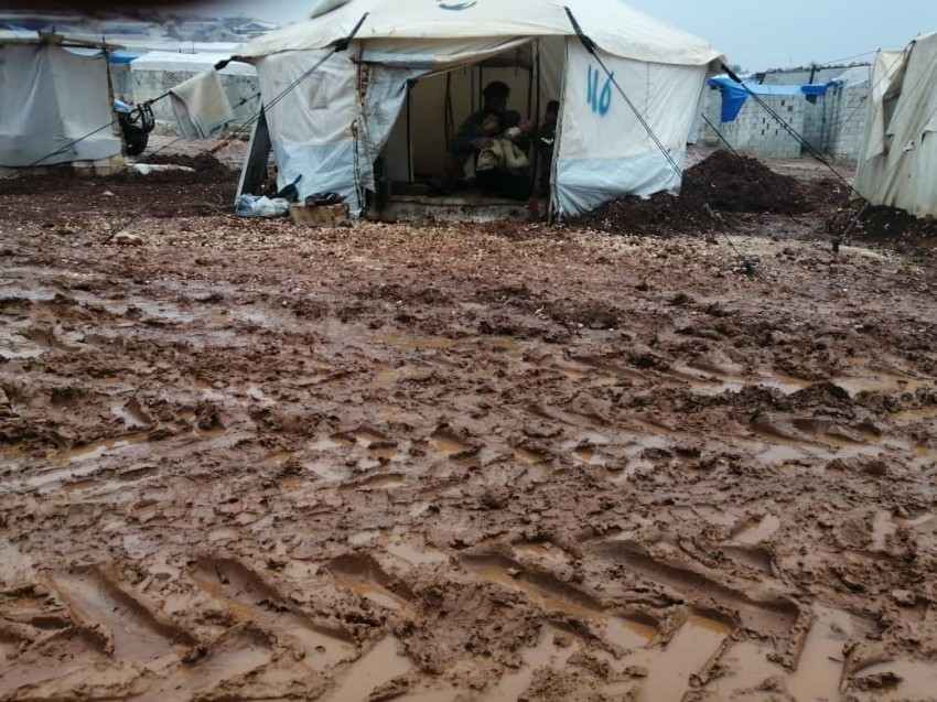 «مخيمات شمال إدلب».. نقص في المساعدات وظروف معيشية مأساوية