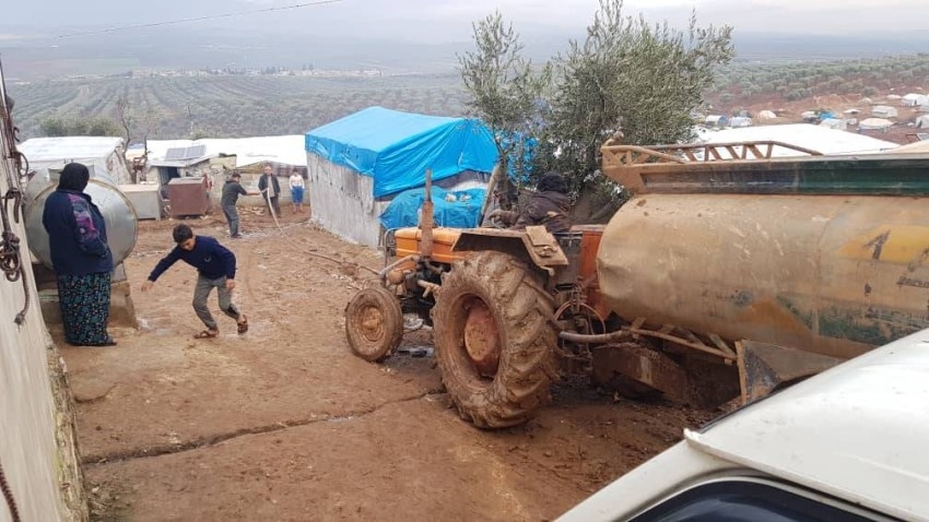 «مخيمات شمال إدلب».. نقص في المساعدات وظروف معيشية مأساوية
