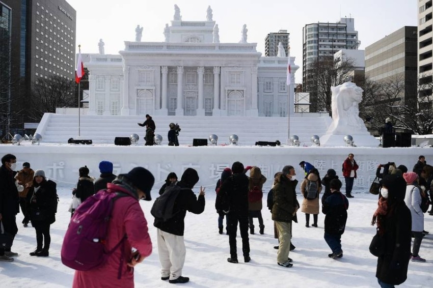 شح الثلوج يهدد 200 منحوتة في مهرجان الجليد الياباني