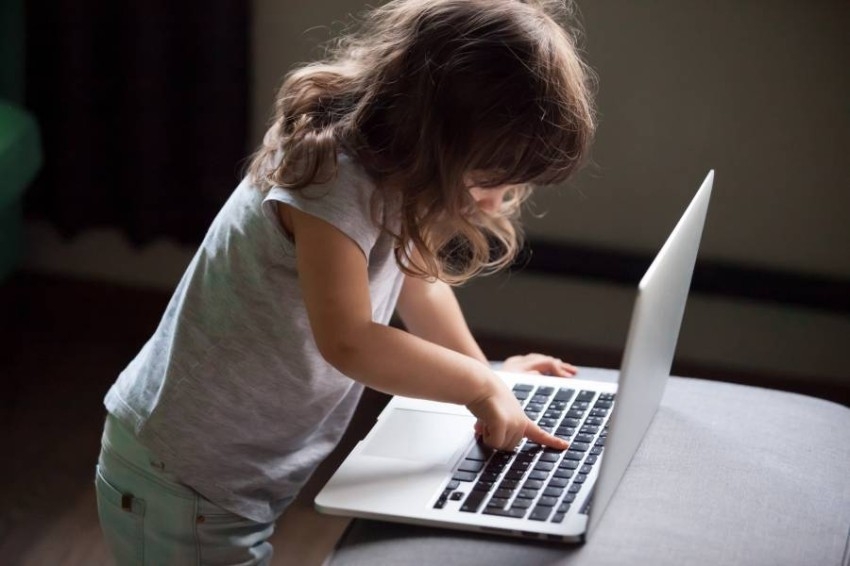 5 خطوات لمواجهة المخاطر المحدقة بالأطفال عند استخدام الإنترنت