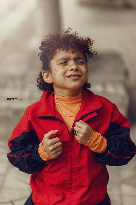 من «المزاريطة» إلى المعادي.. الطفل «حزلقوم» يلهب حماس سوشيال ميديا