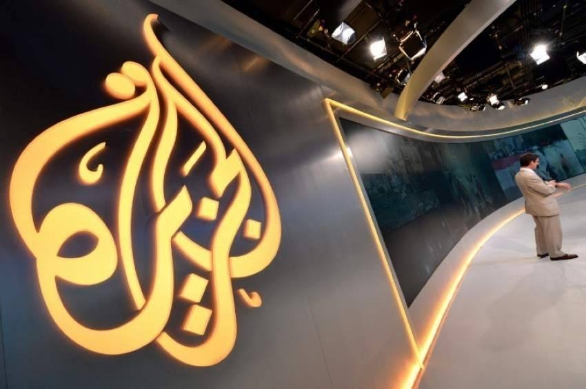 مواطن قطري يفضح قناة الجزيرة ويثبت التهمة على المرتزقة