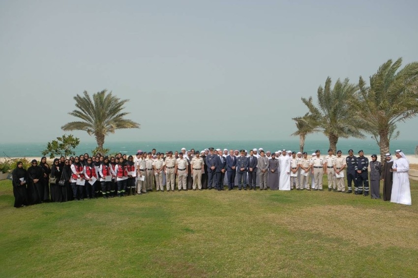 تكريم طلبة شرطة أبوظبي في برنامج دبلوم الإسعاف