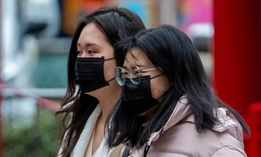 «لست فيروساً.. أنا إنسان».. عنصرية كورونا تلاحق الصينيين في بريطانيا