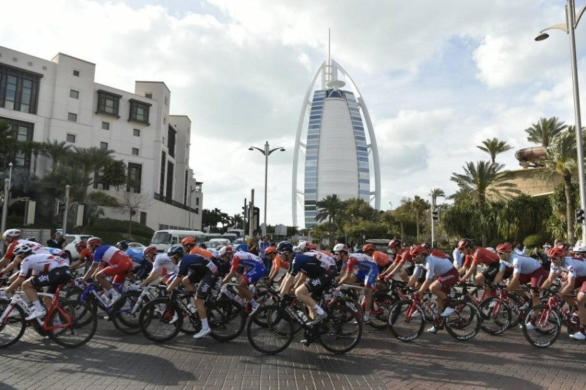 طواف الإمارات ينطلق الأحد من دبي بمشاركة 20 فريقاً