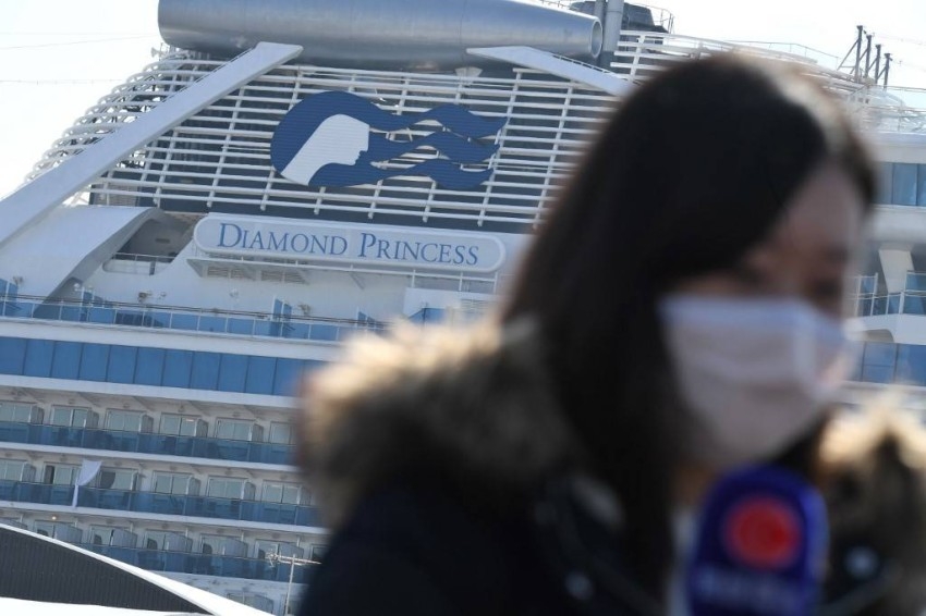 وزير الصحة الياباني يعتذر بعد مغادرة السفينة امرأة مصابة بكورونا