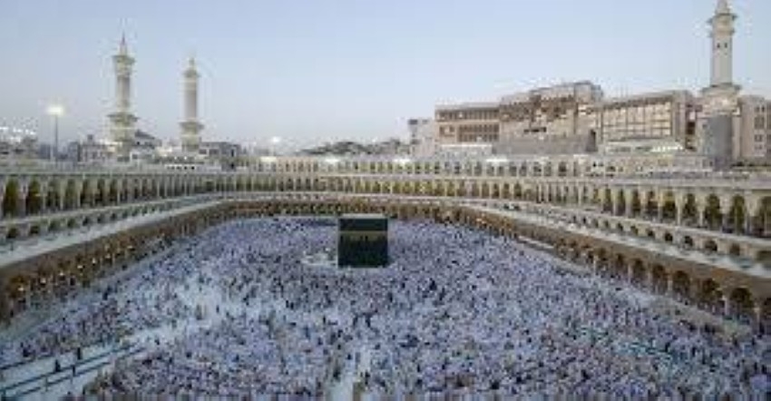 السعودية تعلق الدخول للعمرة وزيارة المسجد النبوي مؤقتاً