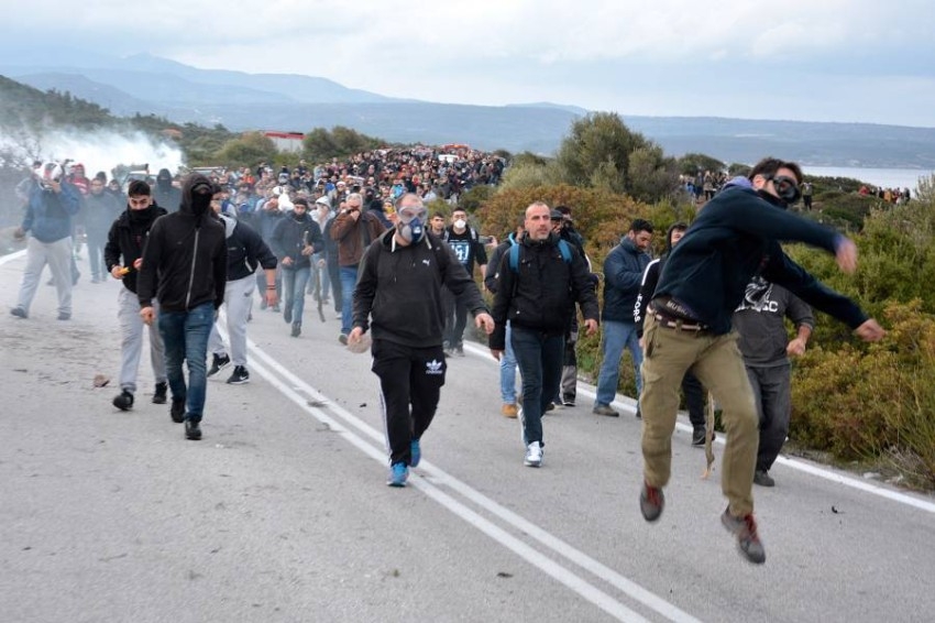 اليونان: عشرات الجرحي في احتجاجات ضد بناء مخيمات لمهاجرين أتراك