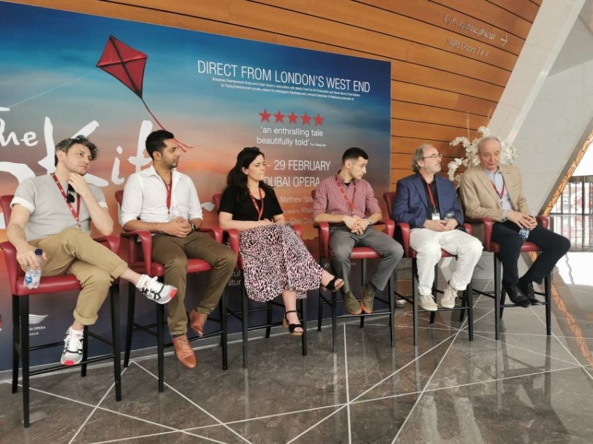 15 ممثلاً يجسدون «عداء الطائرة الورقية» على خشبة دبي أوبرا