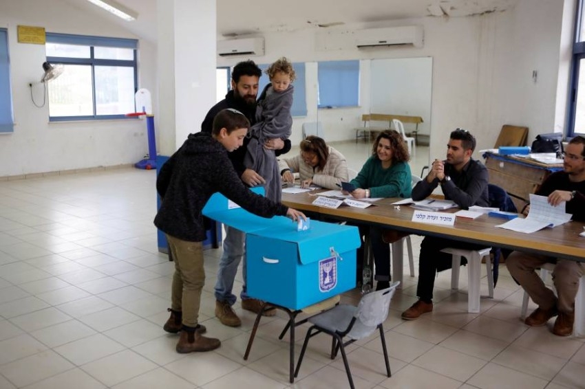 إسرائيل تدعو الناخبين للتوجه إلى مراكز الاقتراع اليوم.. وتعلن ارتفاع أعداد المصابين بكورونا